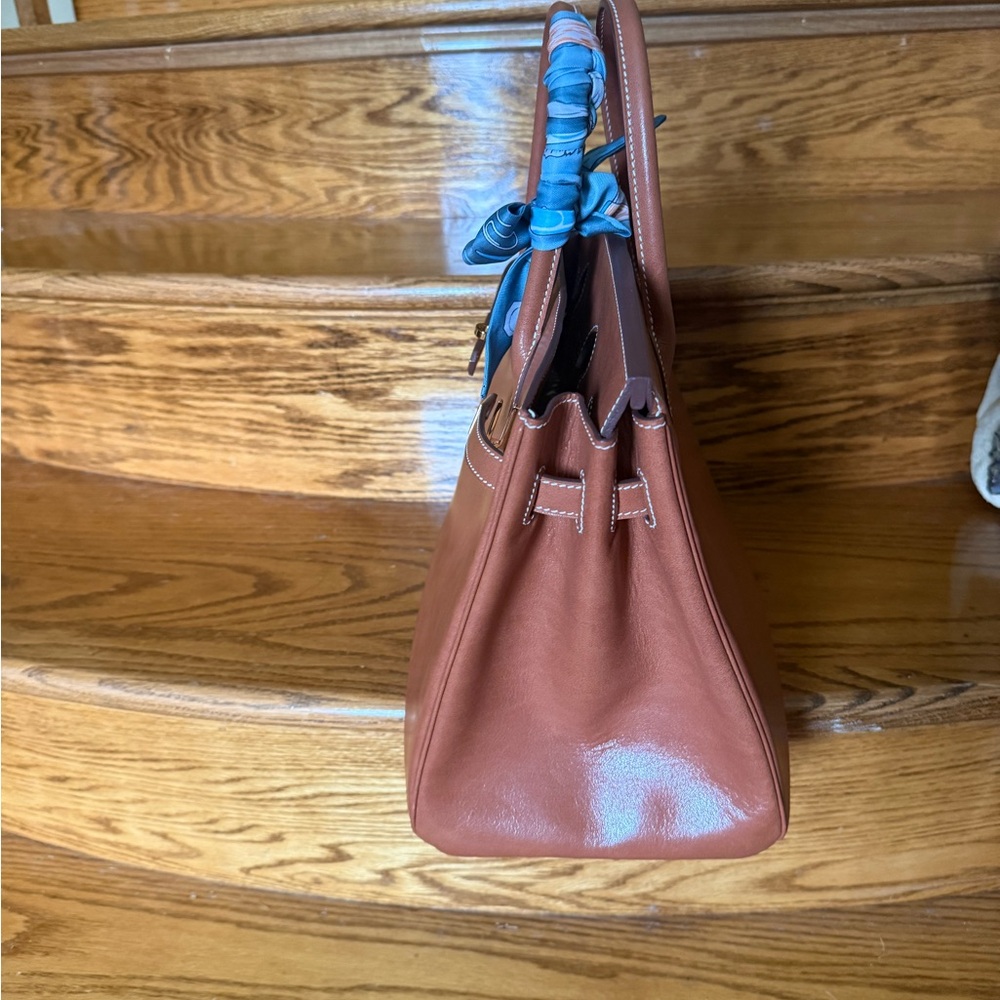 Gorgeous Tan Leather Satchel with removable twilly Accent - Picture 2 of 5